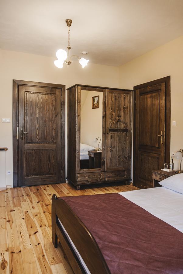 Hotel Pod Kogutkiem Krzywaczka ภายนอก รูปภาพ