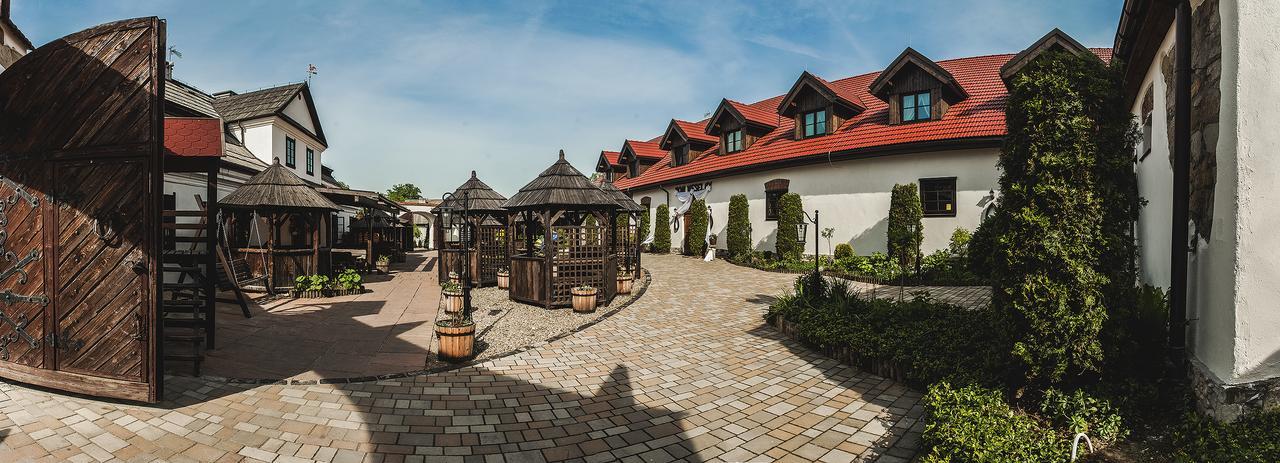 Hotel Pod Kogutkiem Krzywaczka ภายนอก รูปภาพ