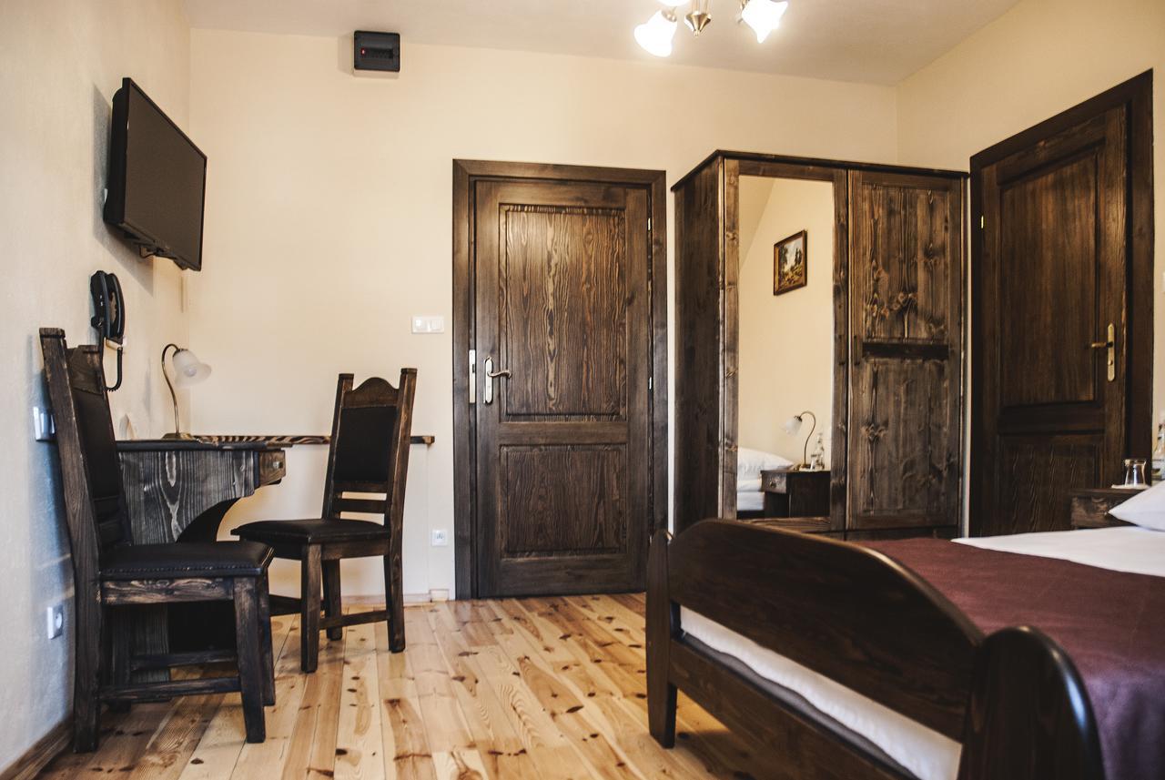 Hotel Pod Kogutkiem Krzywaczka ภายนอก รูปภาพ