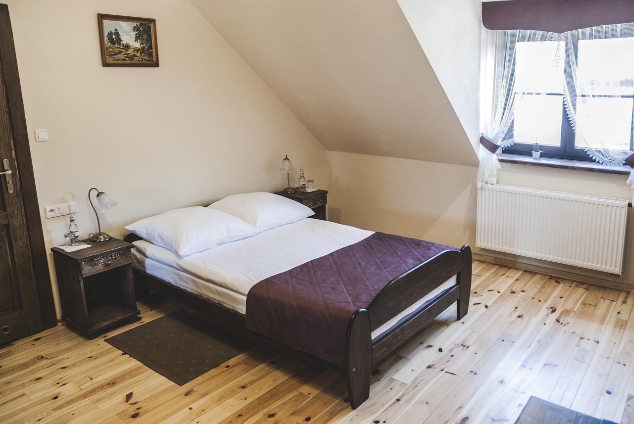 Hotel Pod Kogutkiem Krzywaczka ภายนอก รูปภาพ