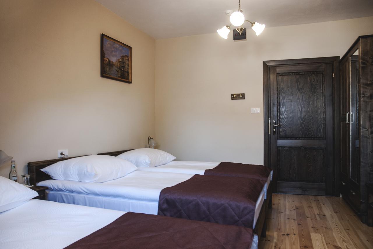 Hotel Pod Kogutkiem Krzywaczka ภายนอก รูปภาพ