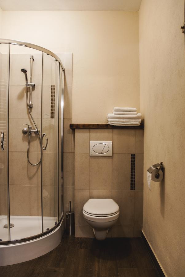 Hotel Pod Kogutkiem Krzywaczka ภายนอก รูปภาพ